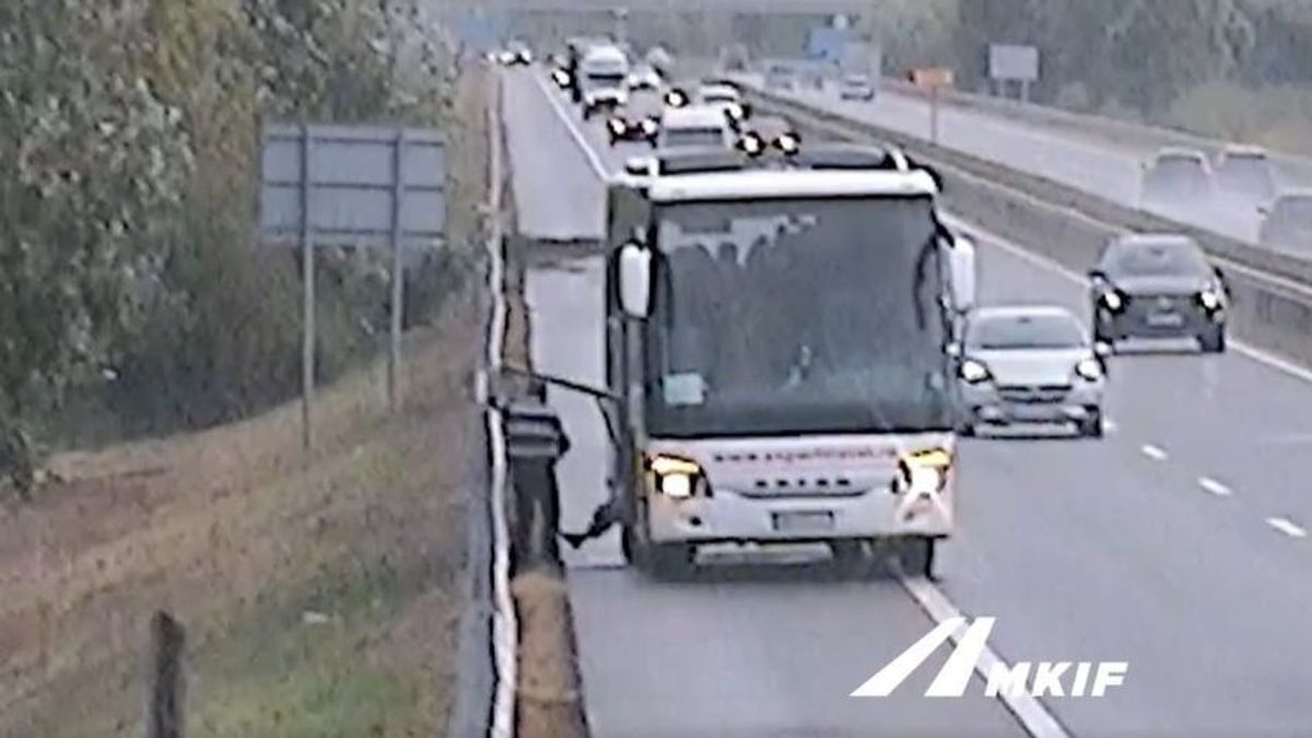 Megdöbbentő képsorokat rögzített a kamera az autópályán