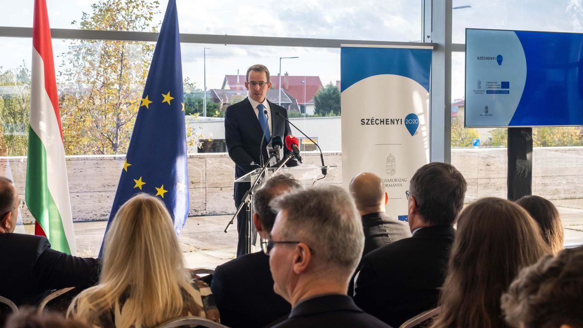 A balatoni vasútfejlesztéseket dicsérték Füreden