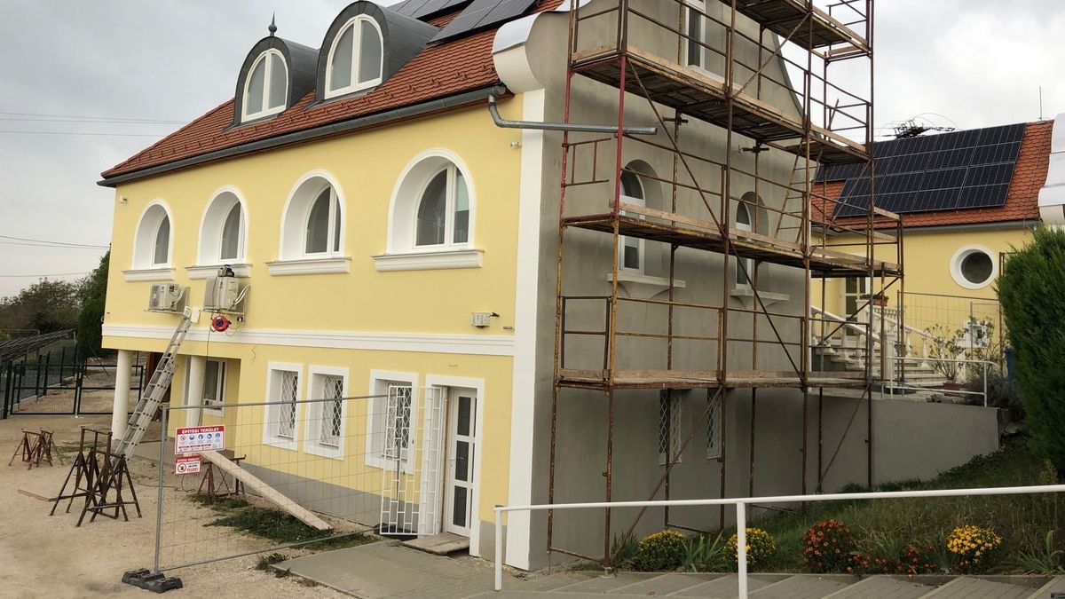 Évente 12 millió forintot spórolnak a községháza működtetésén Nagyesztergáron