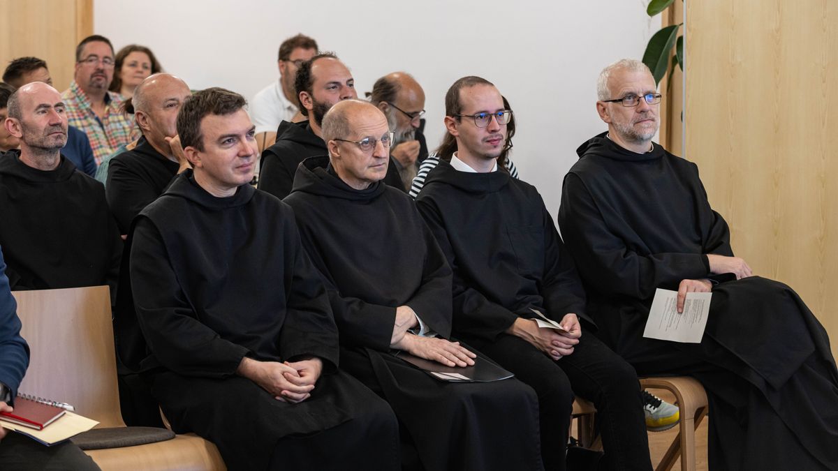 Mit üzennek a mai embernek az időt megszelídítő monostorok?
