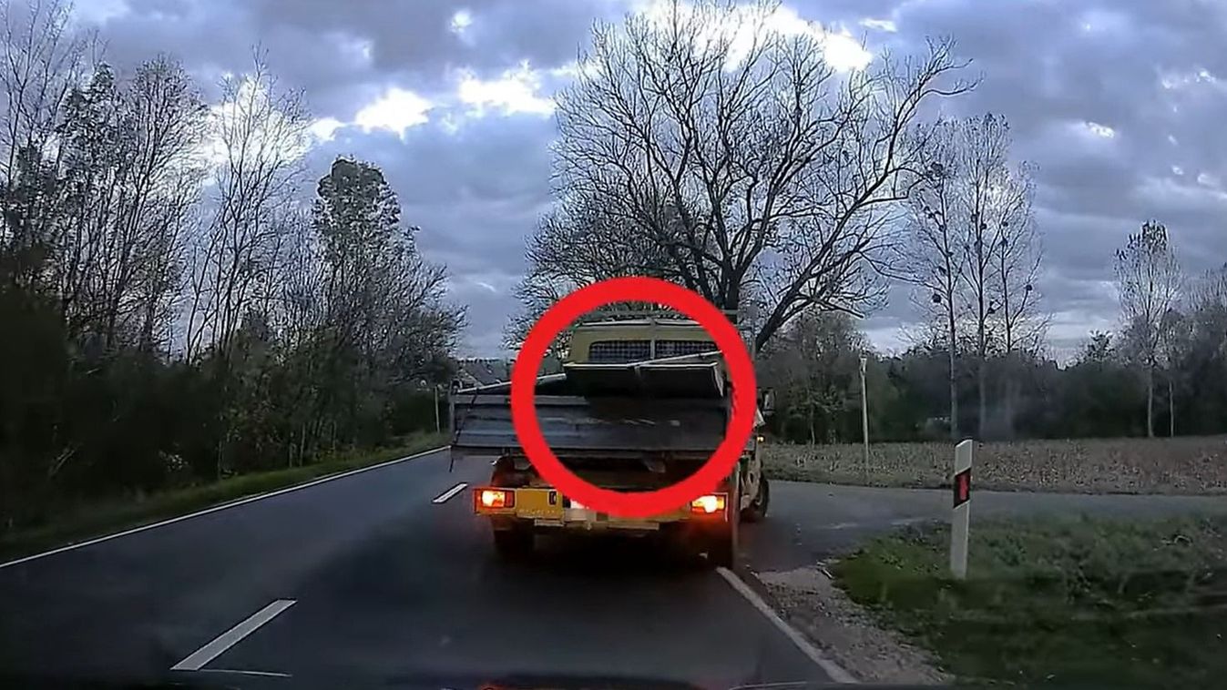 Gyorshajtók, hanyagul felhányt rakomány és egy "láthatatlan" stoptábla is bekerült a rendőrség legújabb videójába
