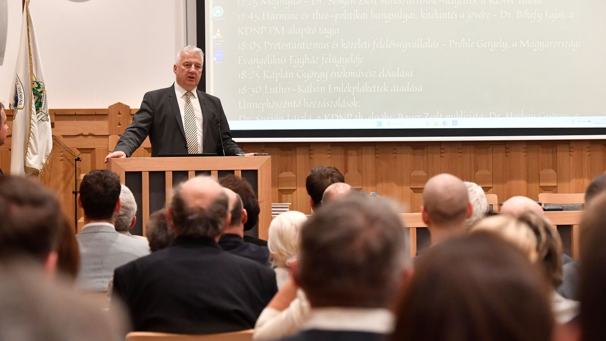 Semjén Zsolt: a kereszténydemokrata filozófia fundamentuma Jézus Krisztus evangéliuma
