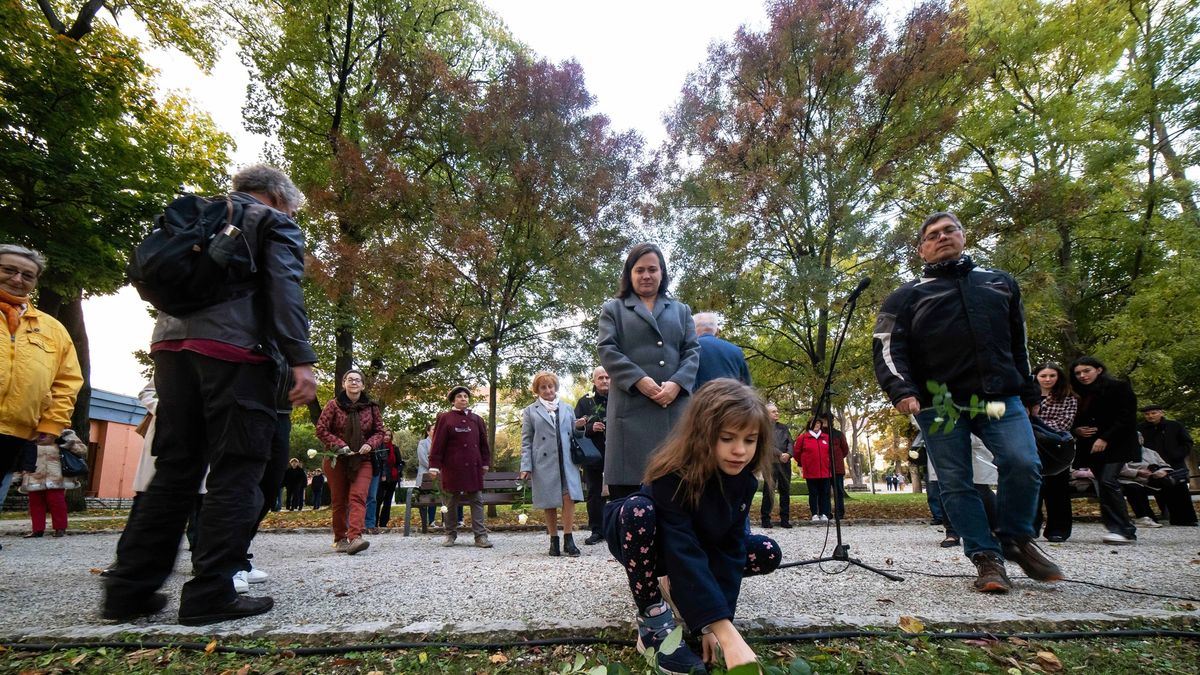 Cseh Tamásra emlékeztek Balatonfüreden