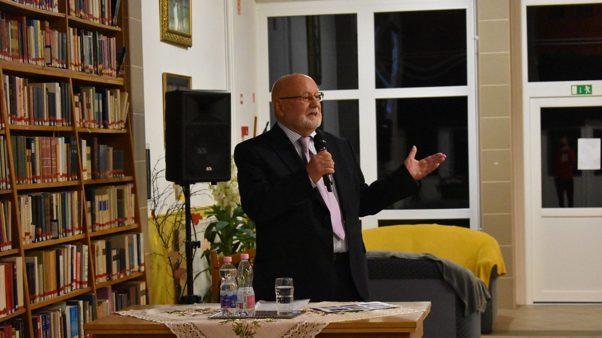 Pápa hős polgármesterére emlékeztek