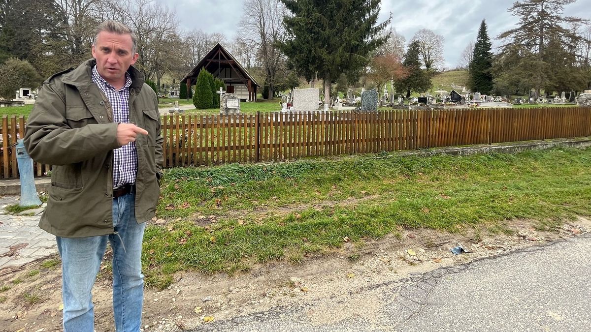 Bekerítették a kapolcsi temetőt