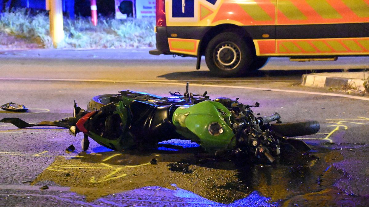 Elrettentő videót tett közzé a rendőrség egy motoros balesetről
