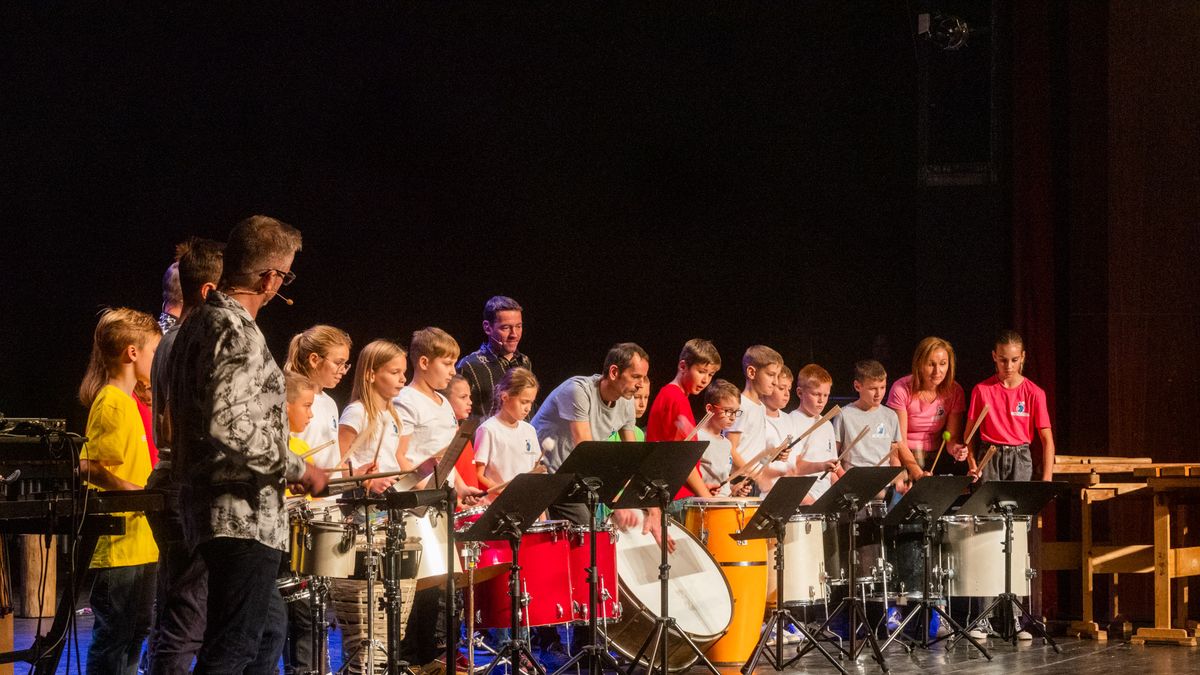 Jótékonysági koncert adott a Talamba Ajkán