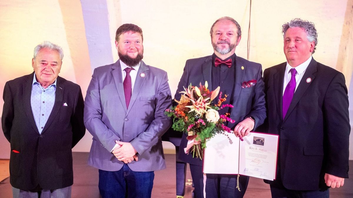 Kiss-B. Atilla mesterművész, Egri Sándor posztumusz örökös tag lett a Magyar Opera Napja alkalmából
