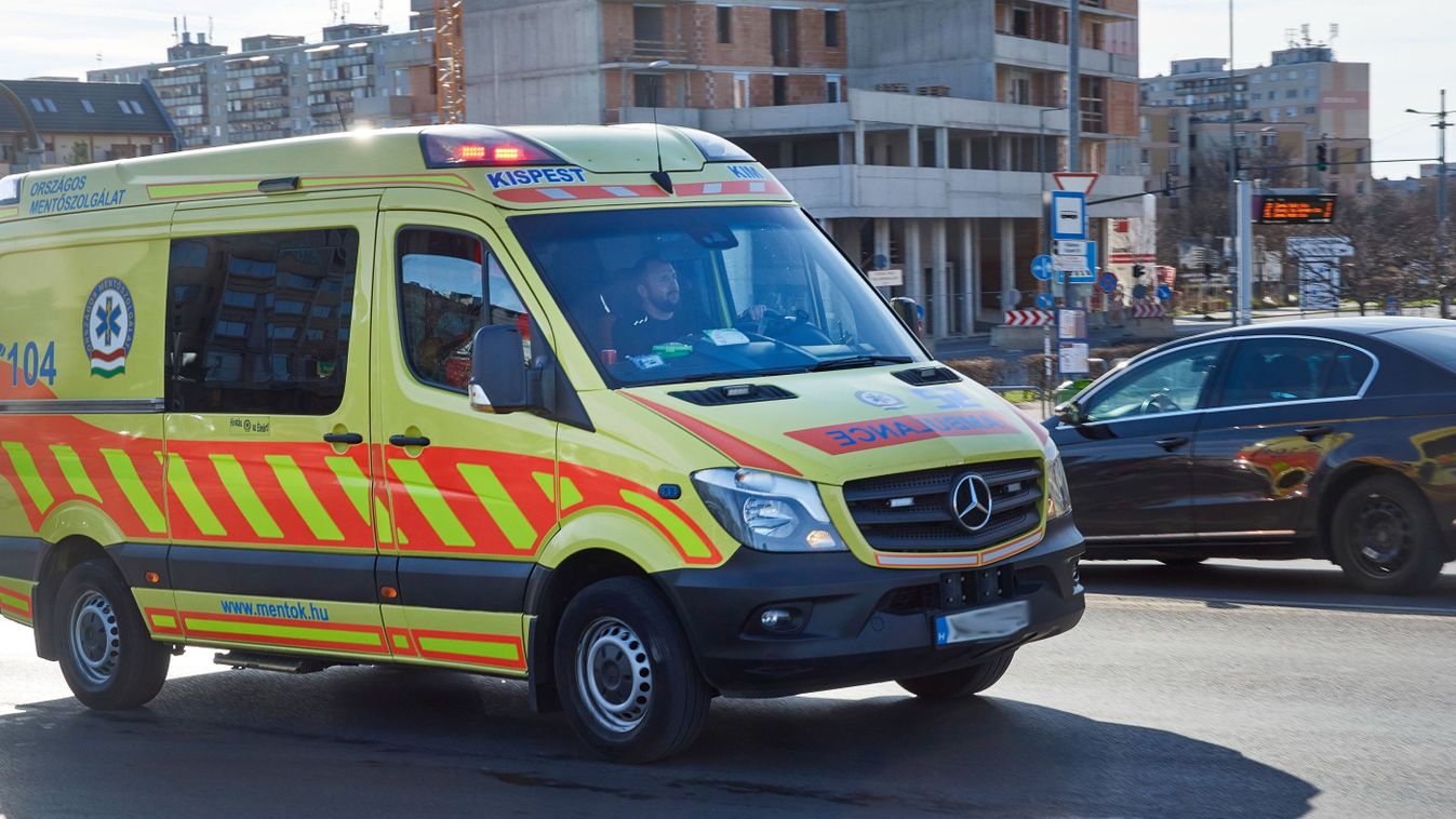 Kismamához riasztották a mentőt, végül a férjét kellett kórházba vinni