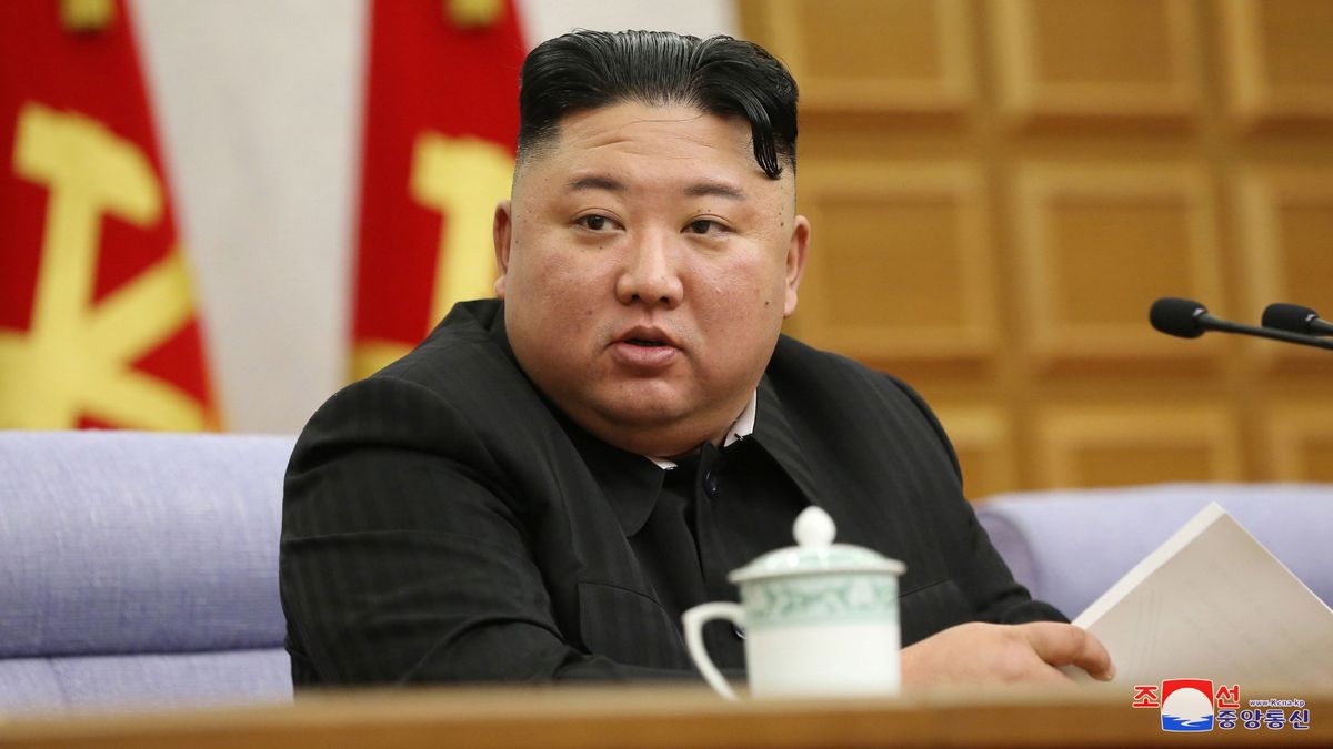 Kim Dzsong Un a háborús előkészületek fokozására szólított fel