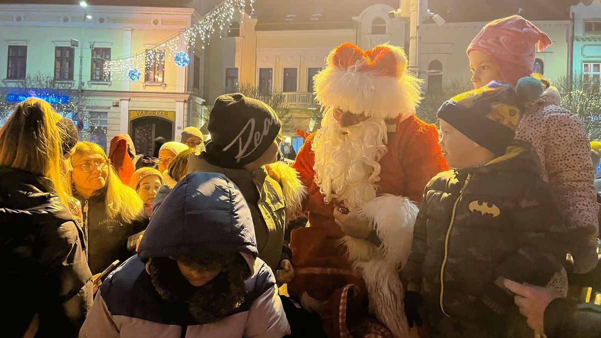 Megérkezett a Mikulás Tapolcára
