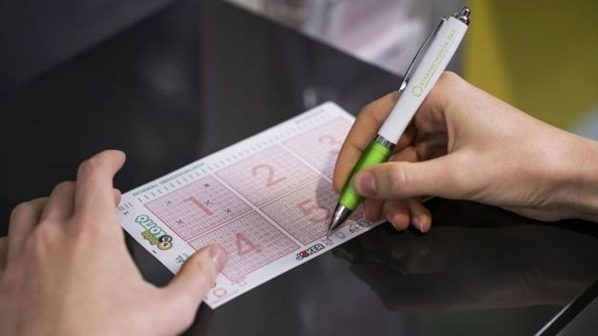 Mesés vagyonok várják a lottózókat év végén is: még mindig milliárdokat lehet nyerni