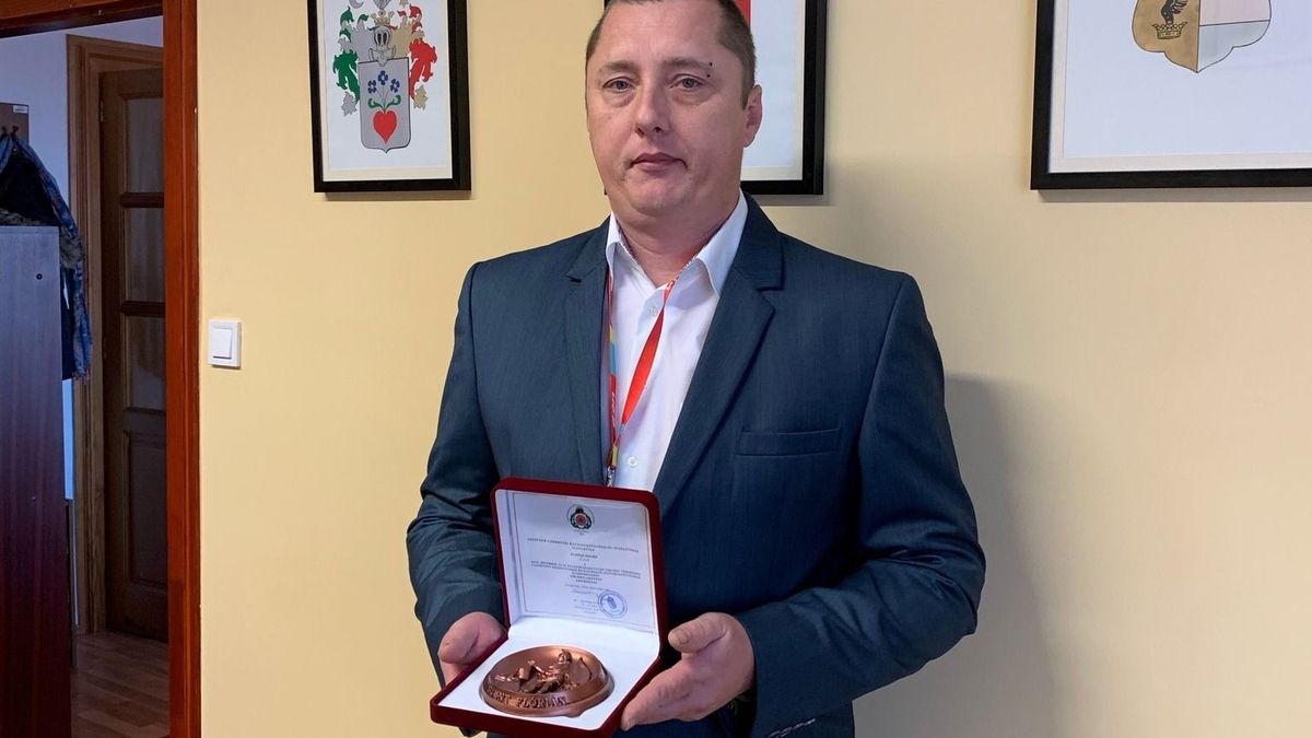 Kitüntetést kapott Erdélyi István, aki a lángok közül mentett ki egy embert Balatonakarattyán