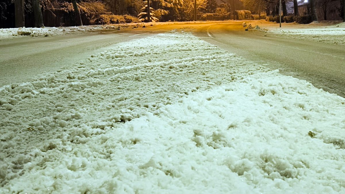 Szakad a hó a 8-as főúton, de jól lehet közlekedni