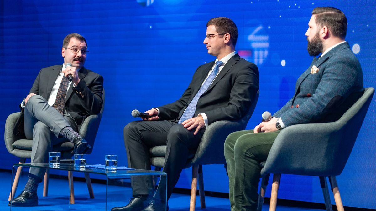 Gulyás Gergely: az Európai Parlament bolondokkal és amorális alakokkal van tele