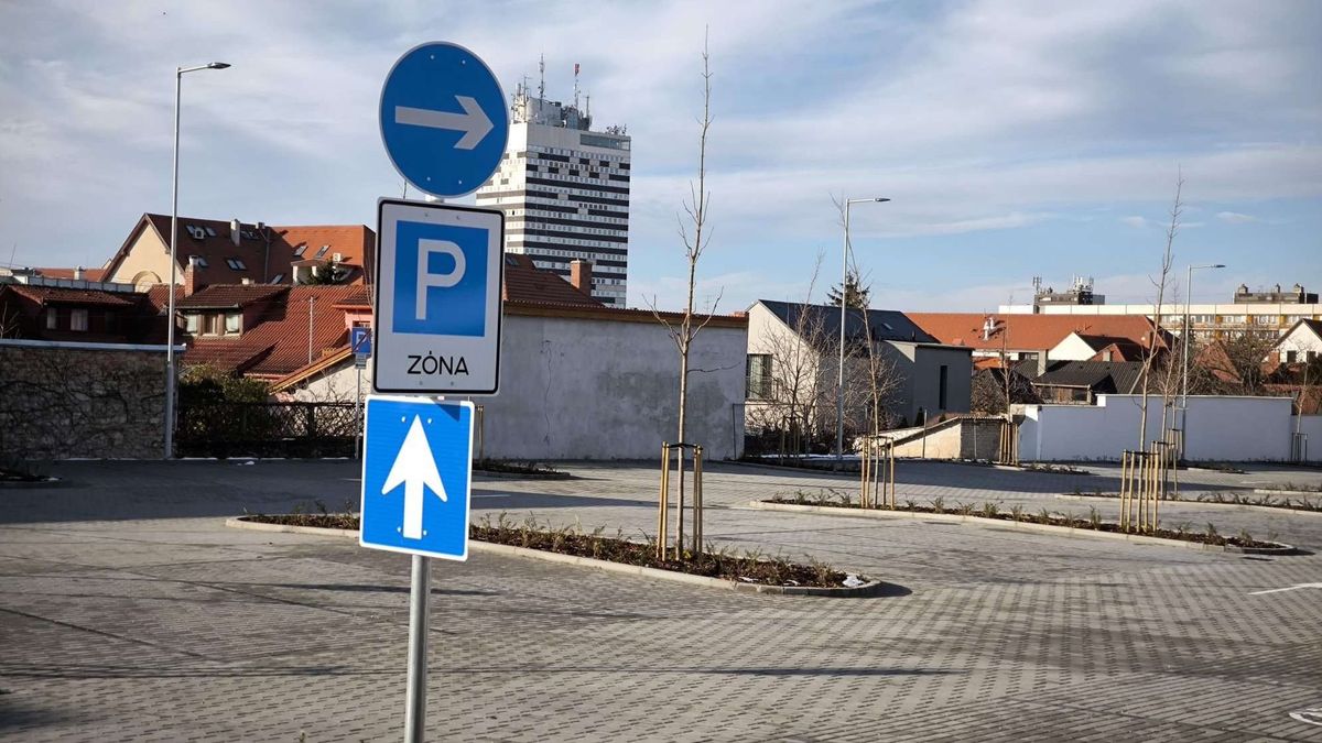 Találtunk több mint 150 üres parkolóhelyet Veszprém belvárosában