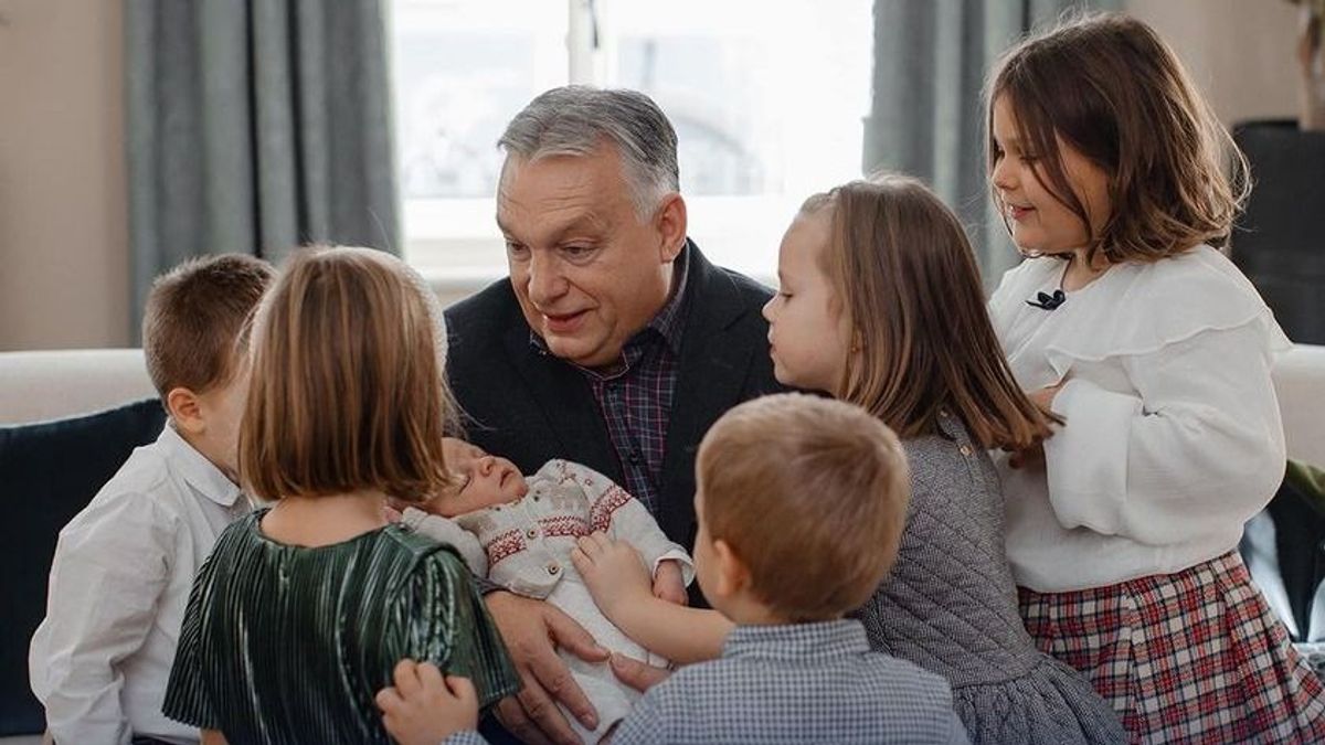 Orbán Viktor: áldott karácsonyt mindenkinek!