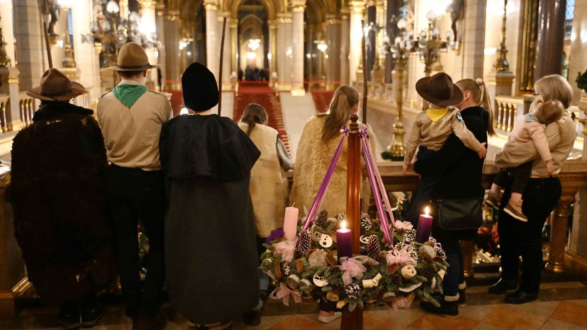 Nyolcszáz hátrányos helyzetű gyereket láttak vendégül a Parlamentben