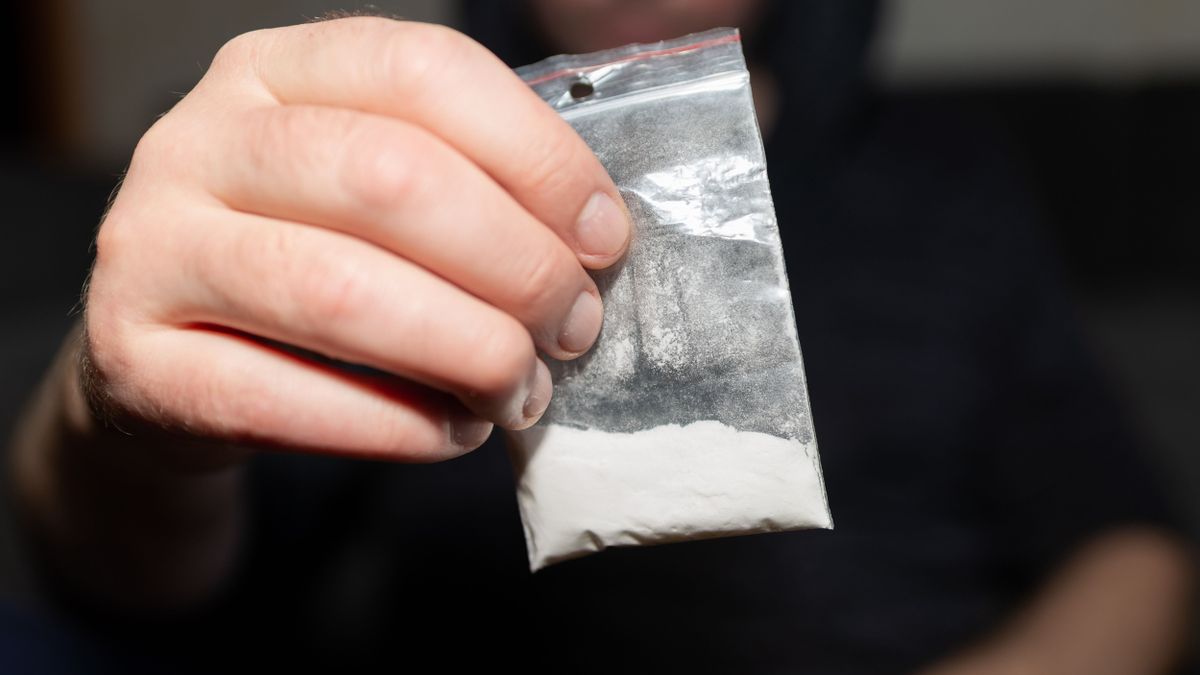Postán küldött vásárlóinak dizájnerdrogokat egy férfi