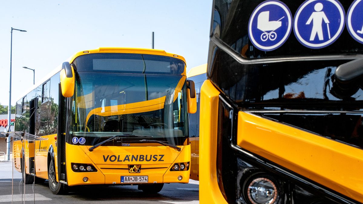 Négy új autóbusz érkezett Veszprém vármegyében