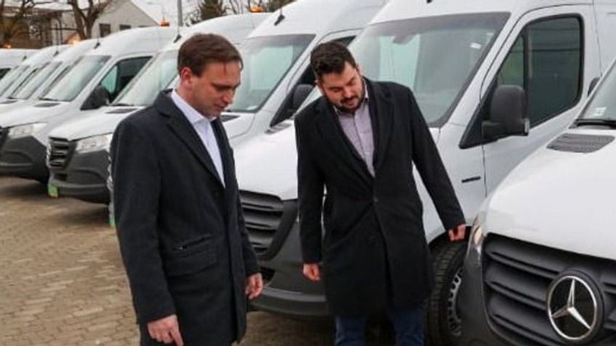 Cégeltüntetéseket is intézett a letartóztatásban lévő ügyvéd