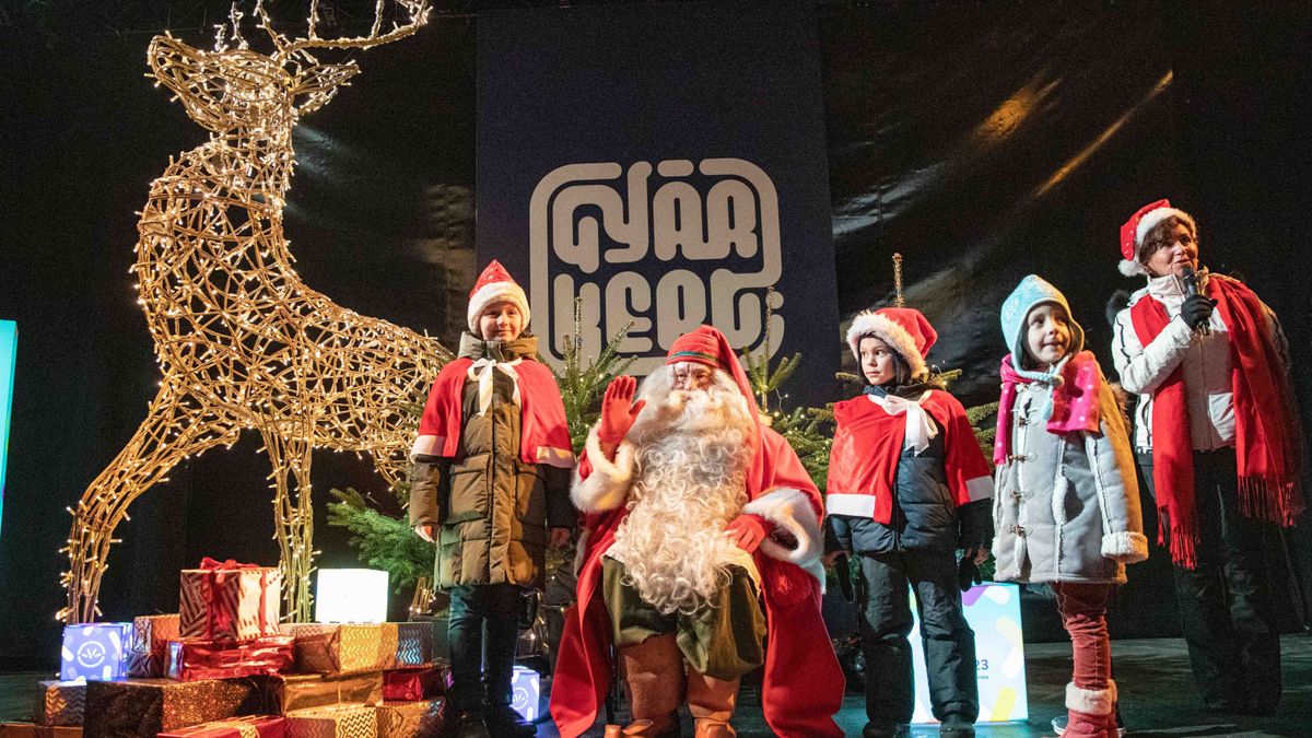 A lappföldi Mikulás nyitotta meg a veszprémi Téli Gyárkertet + képgaléria