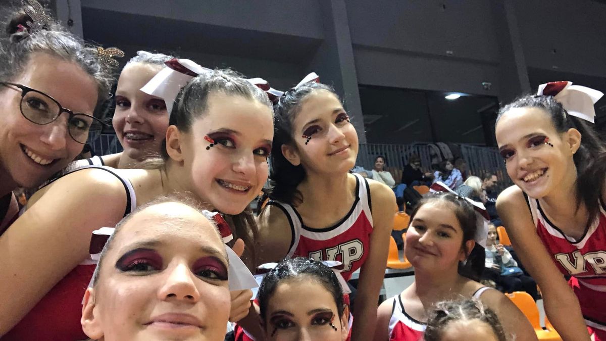 Remekeltek az ob-n a veszprémi cheerleaderek