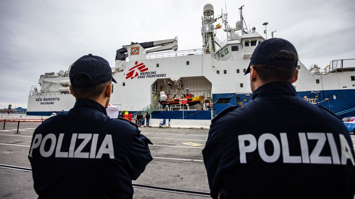 Az olasz belügyminiszter szerint országa kudarcot vallott a migránsáradat megfékezésével 2023-ban