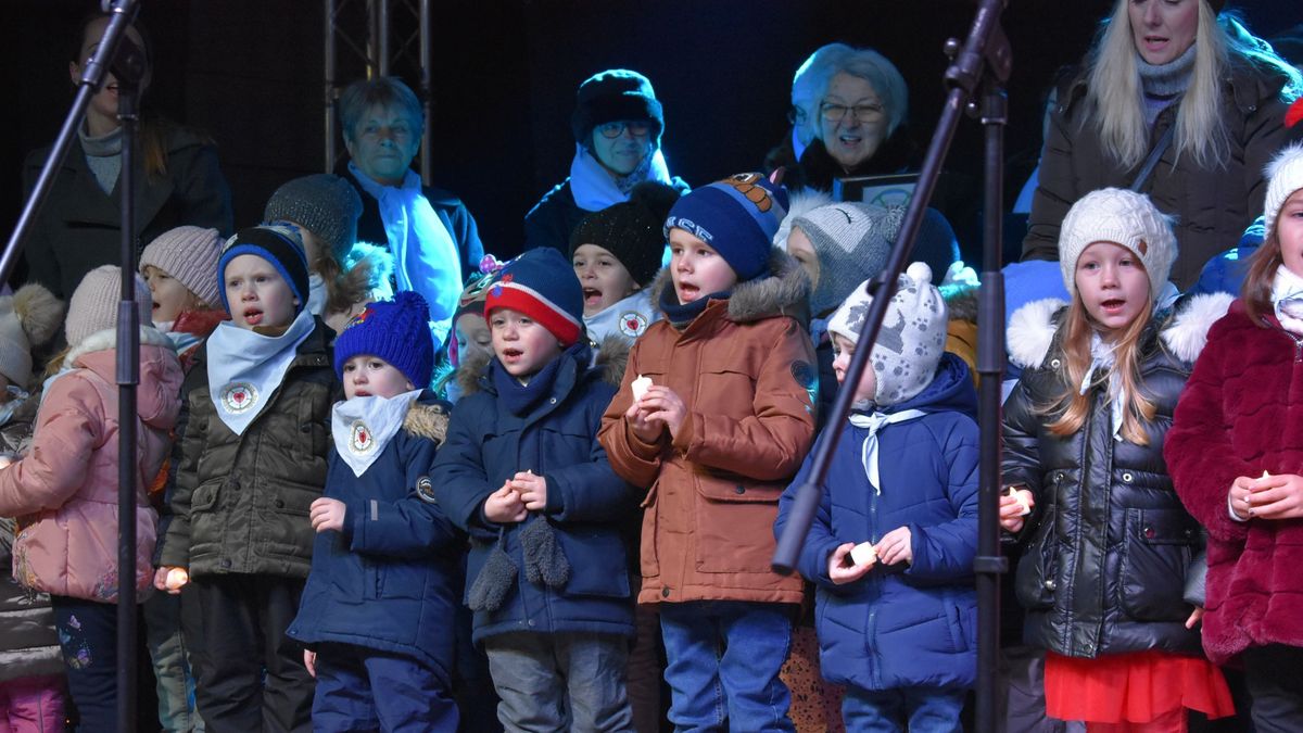 Az öröm gyertyája is fellobbant Pápán