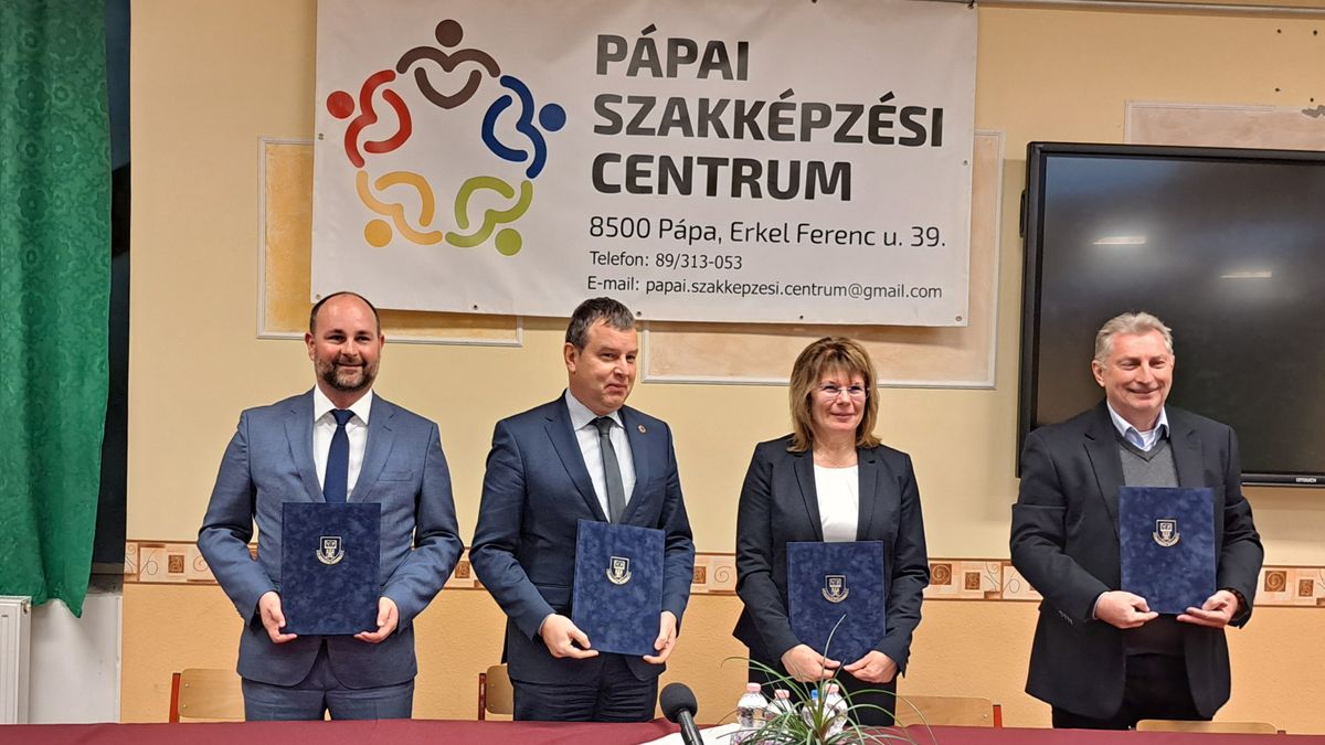 Együttműködési megállapodást írt alá a Pannon Egyetem és a Pápai Szakképzési Centrum