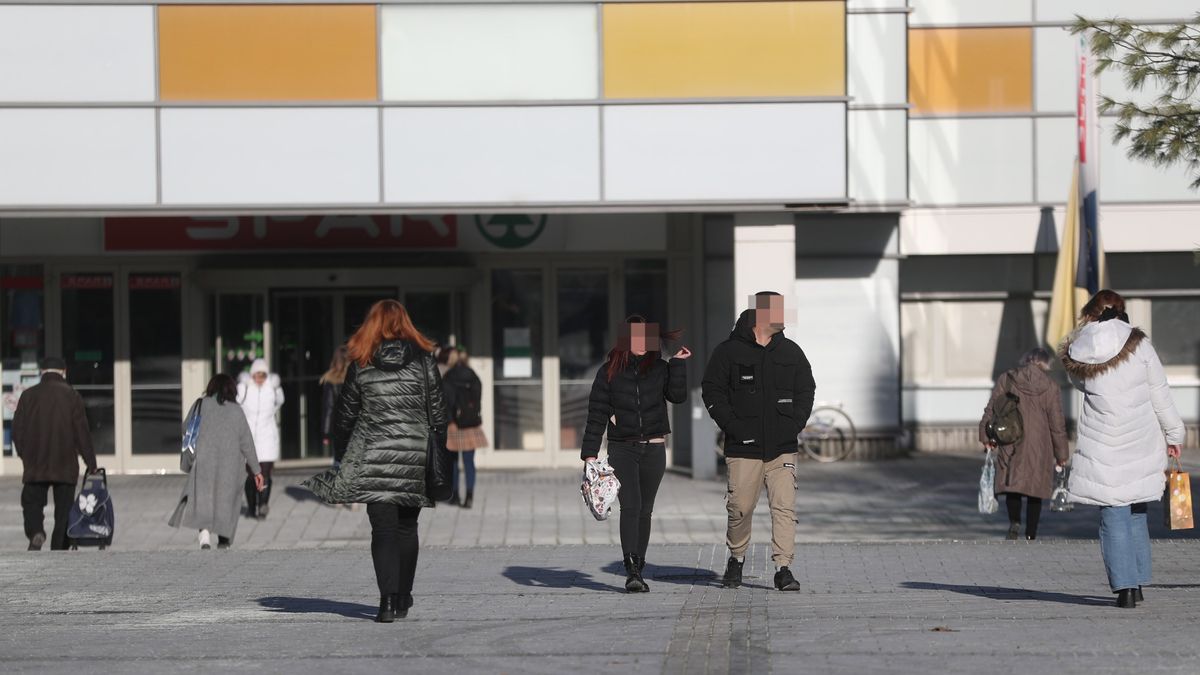 Szavazás: milyen típusú üzletekben vásárolják legtöbben a karácsonyi ajándékokat?