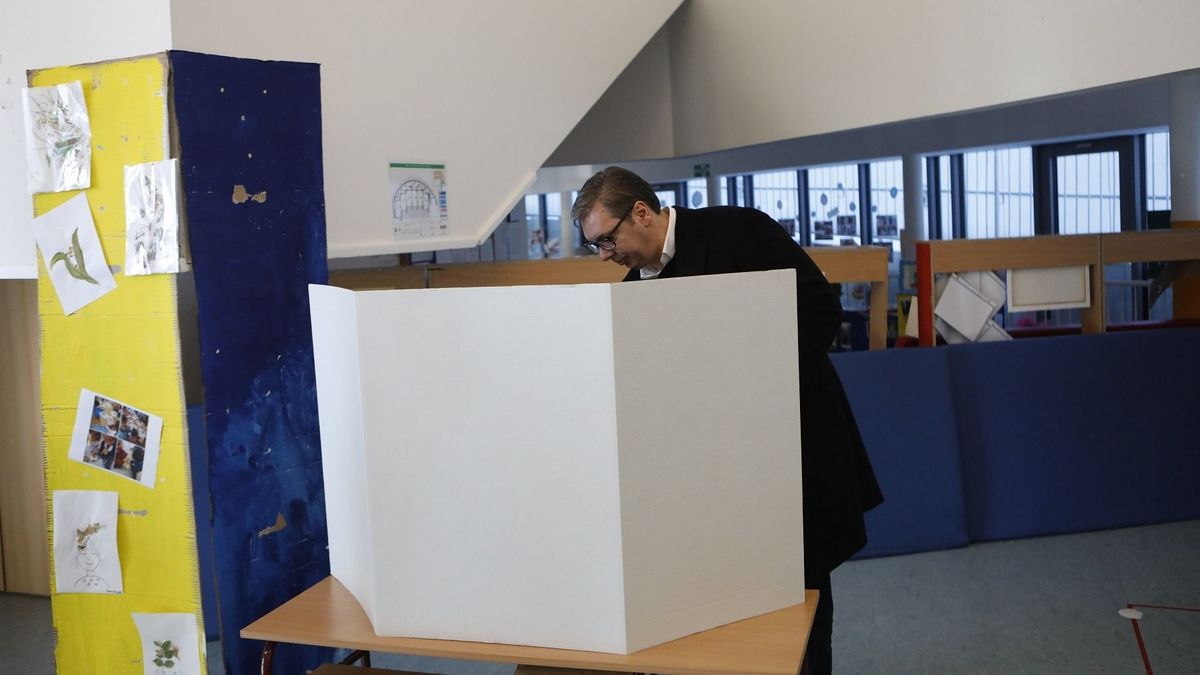 Megkezdődött a szavazás Szerbiában – frissül