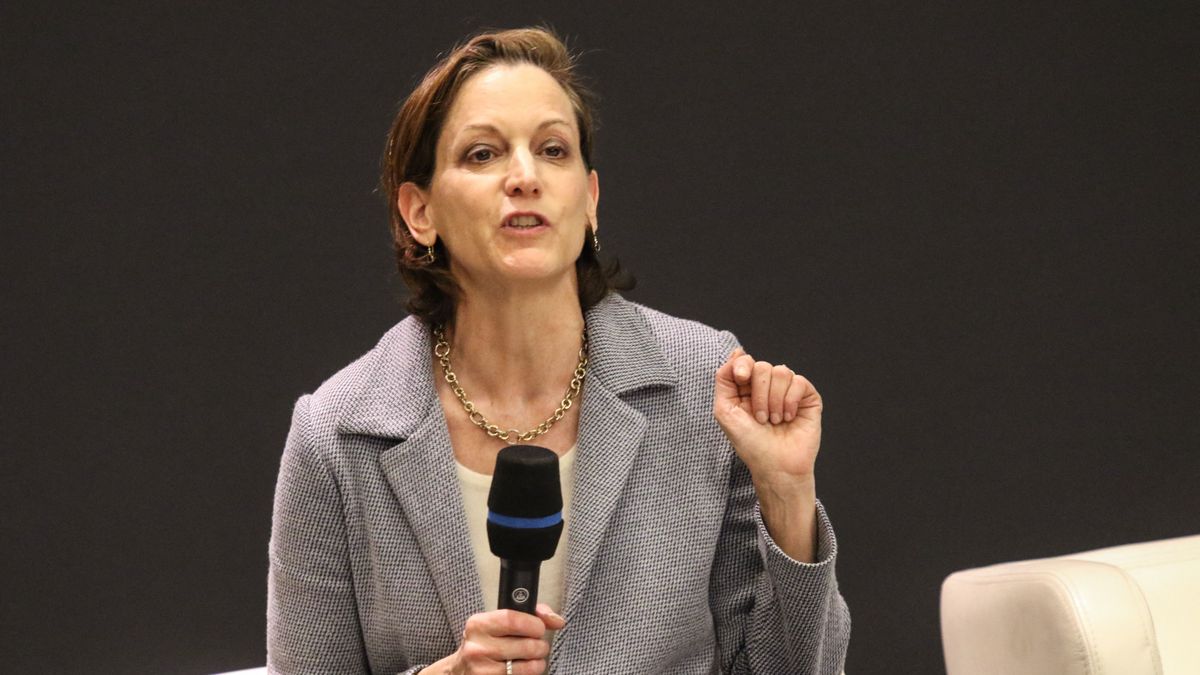 A háttérhatalom emberei: Anne Applebaum