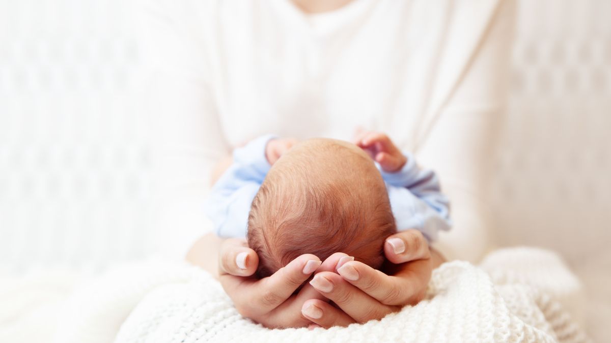 Újabb tragédia: 15 éves lány ölte meg a saját kisbabáját Pécsen