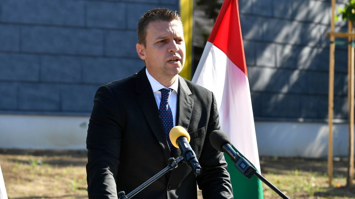 Menczer Tamás: a kormány nem új jogokat kér a kárpátaljai magyar kisebbségnek