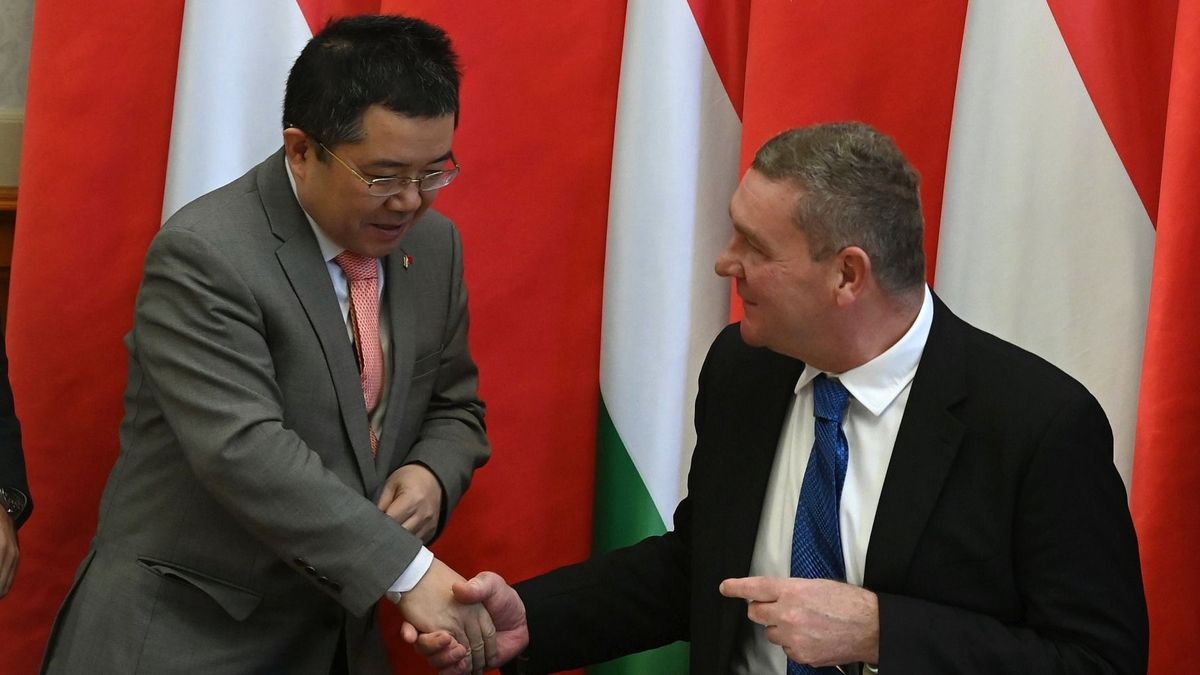 Aláírták a jövőbeli szegedi BYD-gyár telkének adásvételi előszerződését (videó)