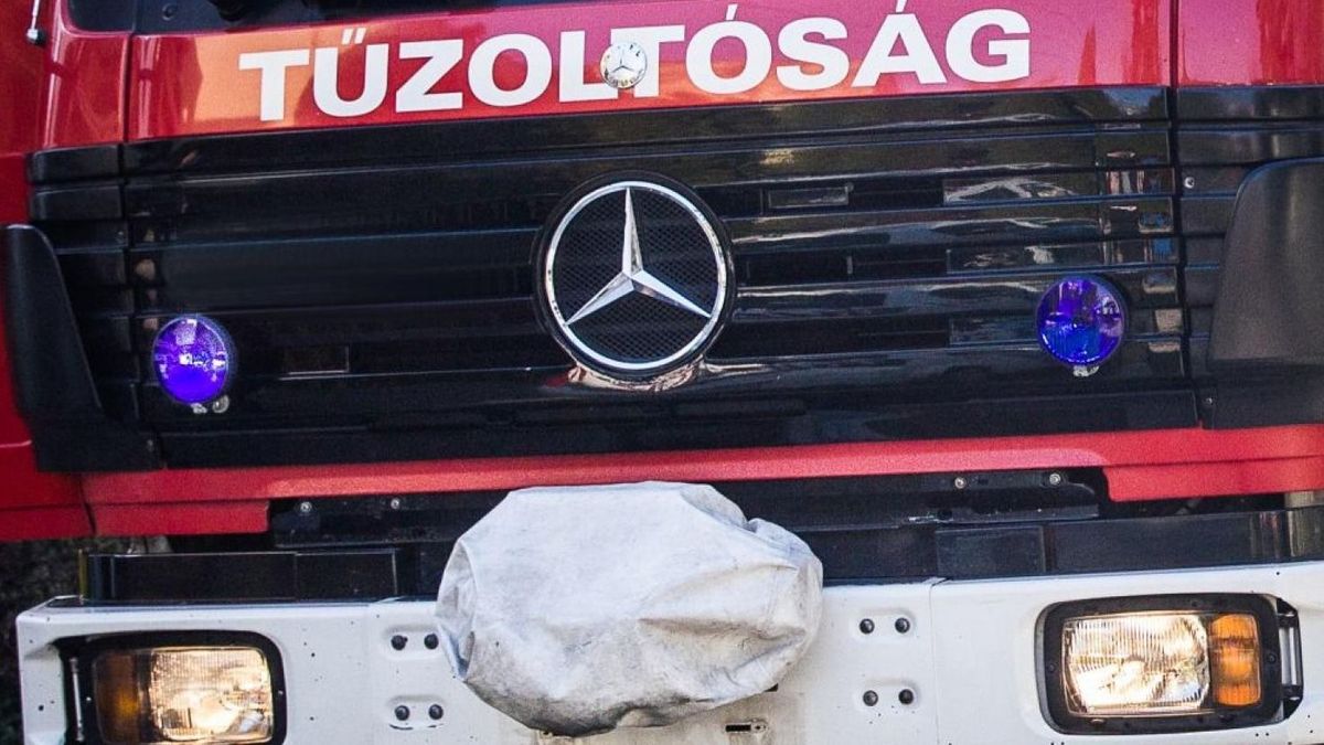 Oltólándzsákat adományoztak a katasztrófavédelemnek