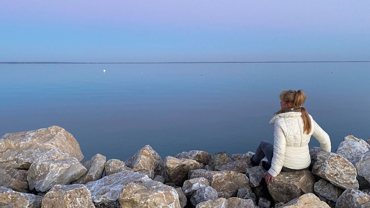 Mesés látvány fogadja az embert a Balatonnál