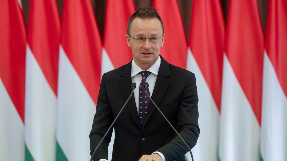 Szijjártó Péter Magyarország együttérzését fejezte ki a Chilében pusztító erdőtűz miatt