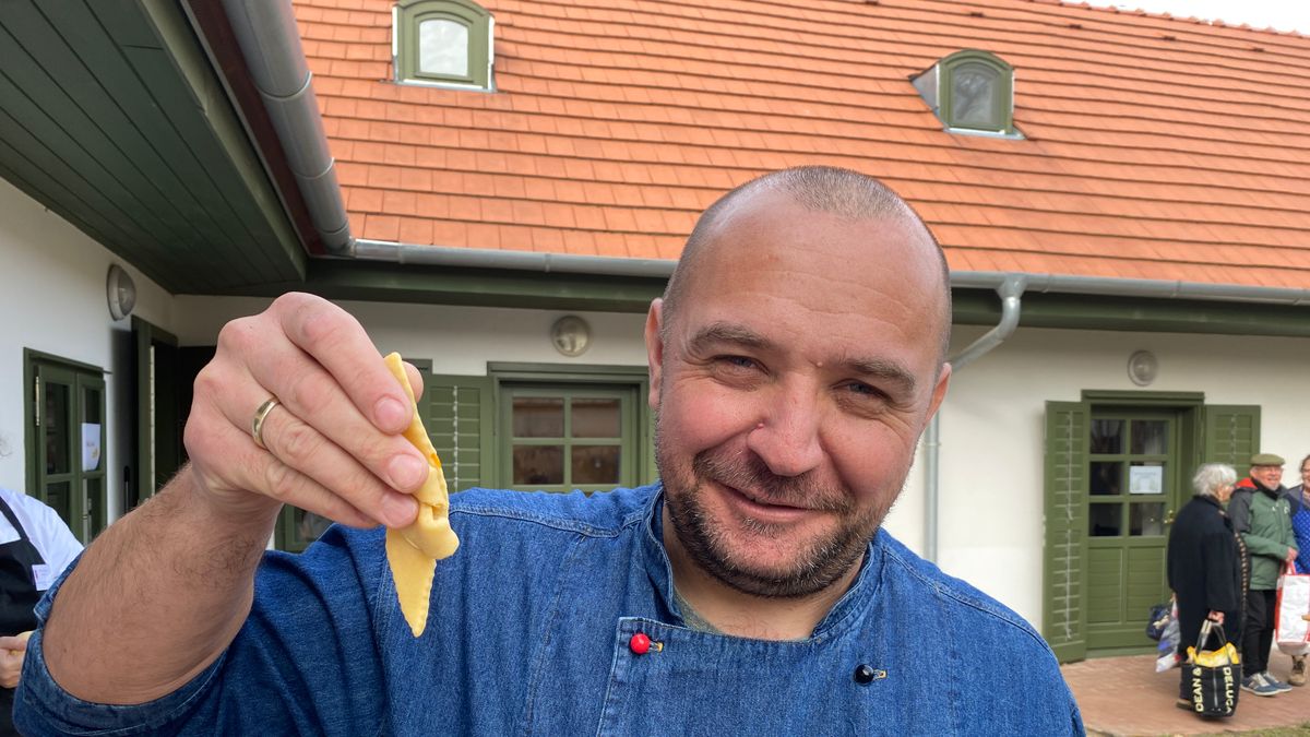 A legjobb bakonyi csörögefánk receptje – elhoztuk a zirci Farsangi forgatag helyszínéről  (videó)
