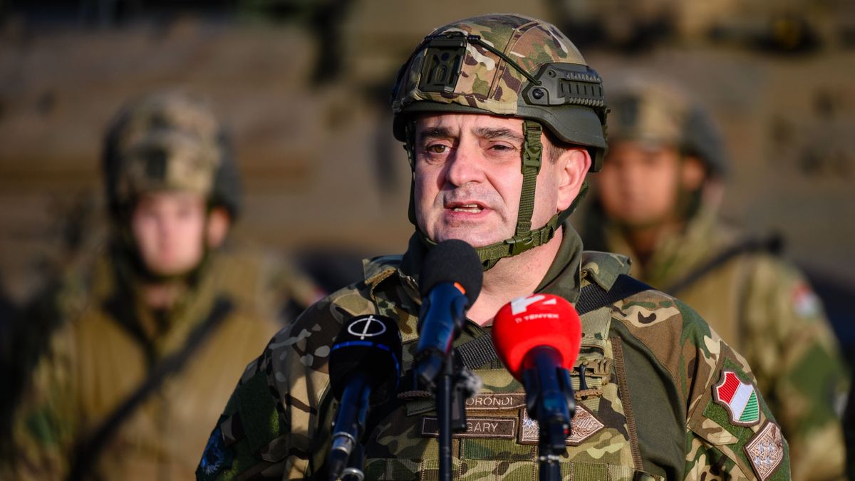 Böröndi Gábor: a honvédség motivált fiatalokat vár a PzH 2000 önjáró lövegre