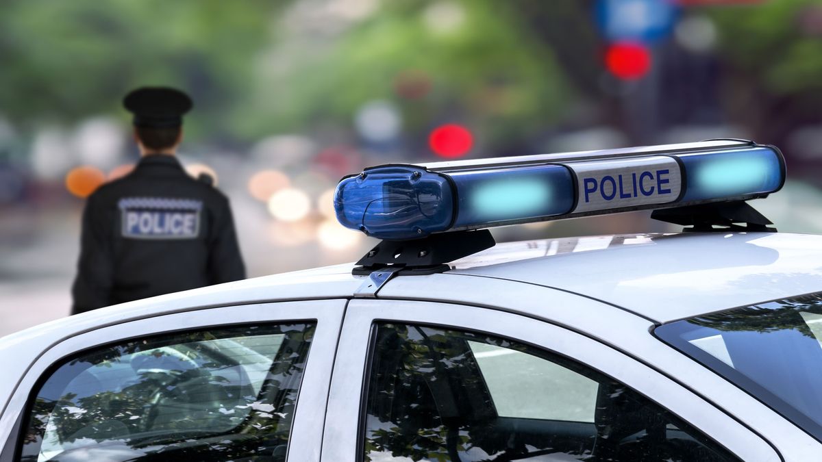 Képeslapot kapott a férj egy nőtől, akivel 60 évvel korábban randizott, a felesége majdnem megölte