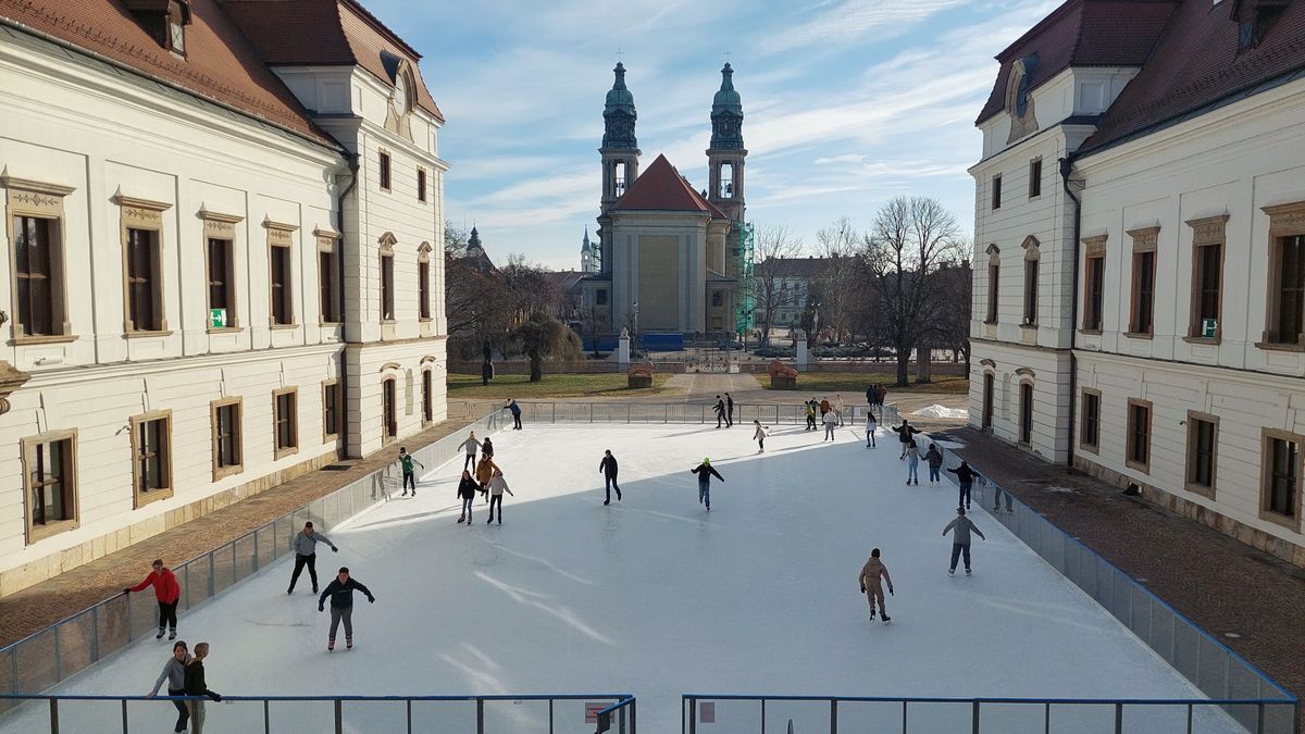 Kimagasló szezont zárt a pápai jégpálya