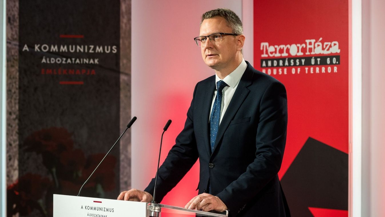 Rétvári Bence: a baloldalon mindig félrenéznek az erőszak kapcsán