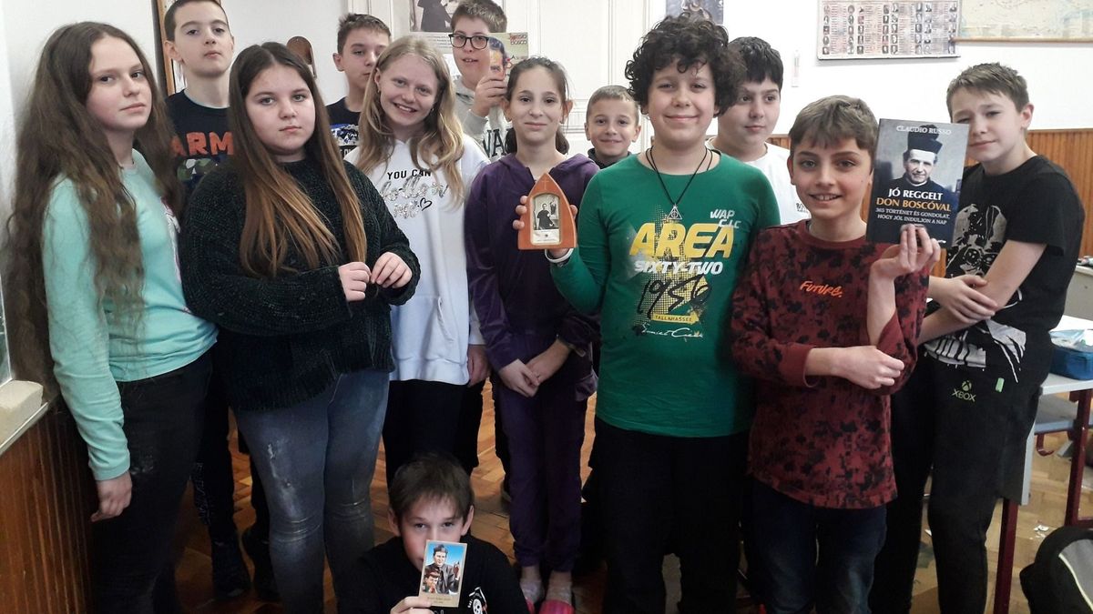 Védőszentjükre emlékezett a pápai iskola osztálya