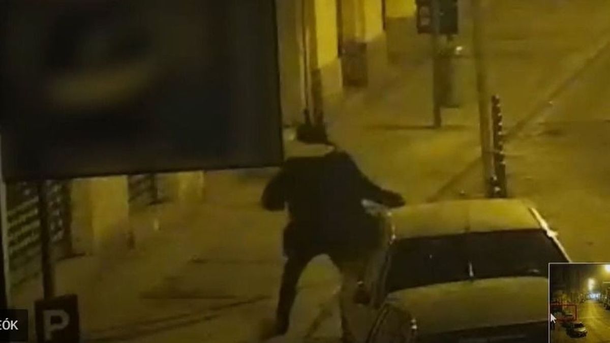 Szélsőbaloldali antifa bűnöző verte szét a józsefvárosi Fidesz-irodát (videó)