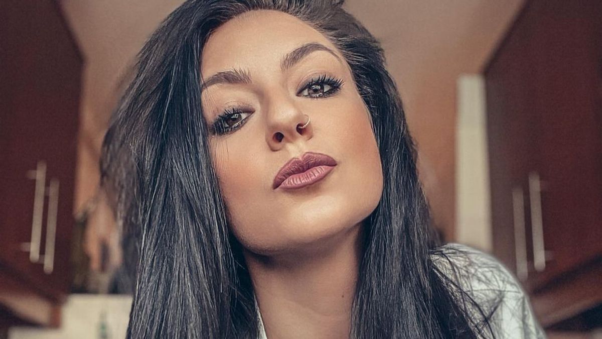 Stana Alexandra ultra szexi képet posztolt - csillogós melltartóban mutatja meg bájait