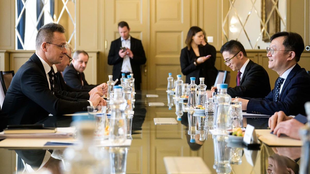Szijjártó: nagyra becsüljük a BorsodChemet birtokló Wanhua szerepét a magyar gazdaság növekedésének fenntartásában