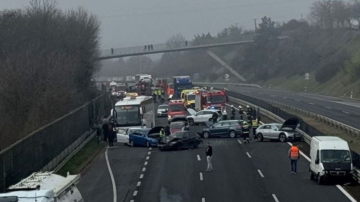 Kiderült, mi okozta az M7-en a halálos tömegkarambolt