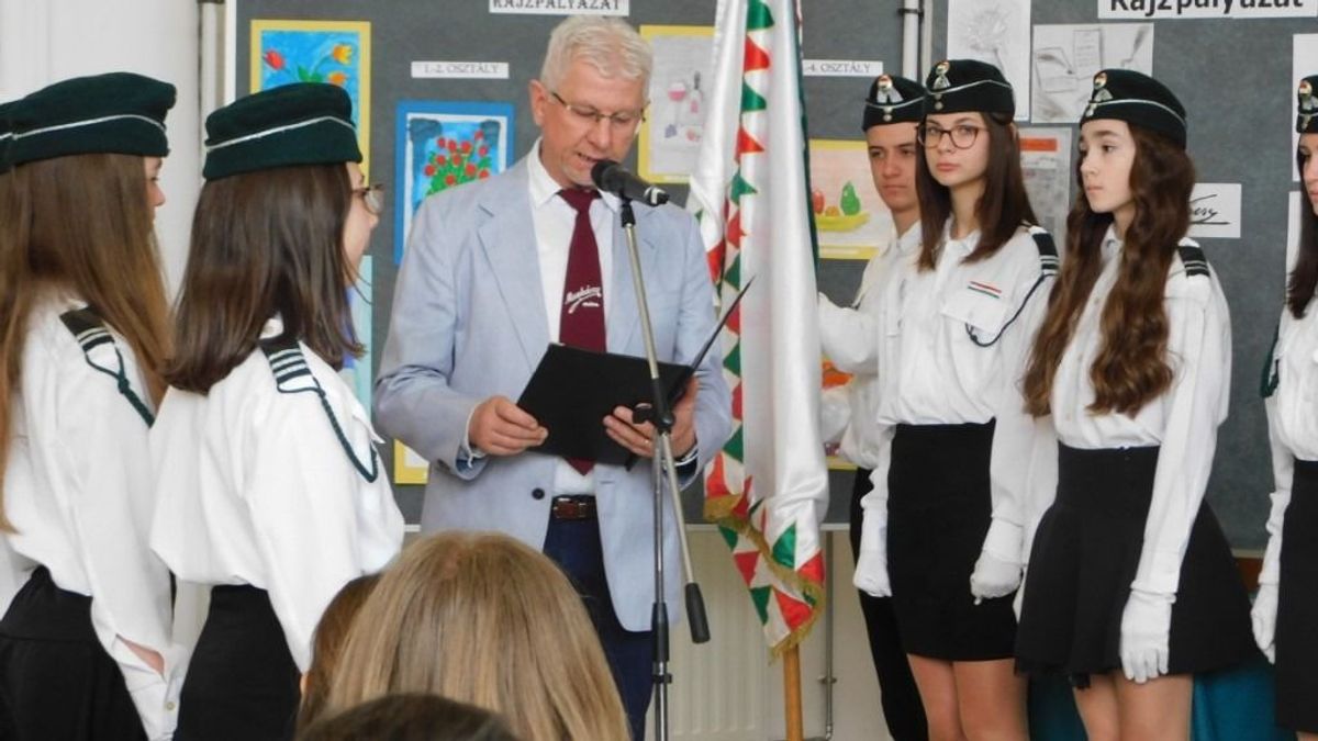 Névadójukra emlékeztek a pápai munkácsysok